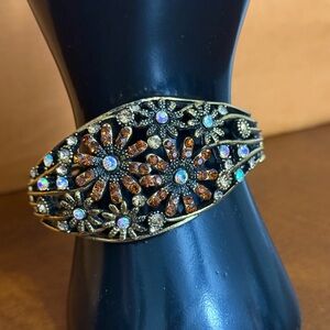 Signed YUHONG Gold tone Multicolor Rhinestones Flower Hinge Bracelet Vintage